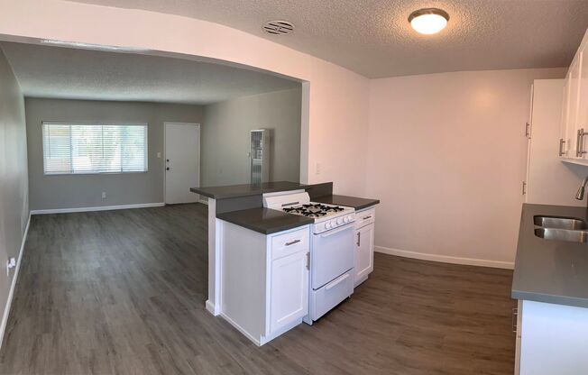 2 beds, 1.5 baths, 900 sqft, $2,150, Unit 11