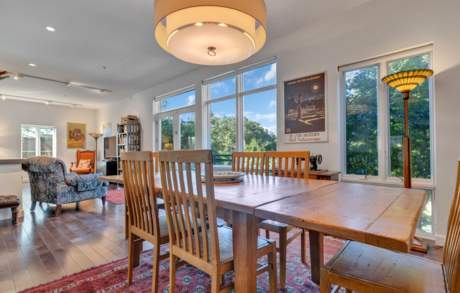 2307 15 ST NW
