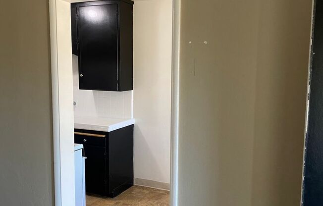 1 bed, 1 bath, $1,695, Unit 08