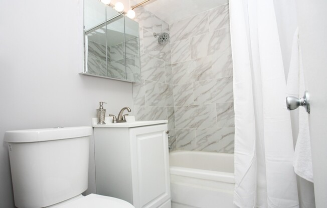 1 bed, 1 bath, 650 sqft, $999, Unit 503-R