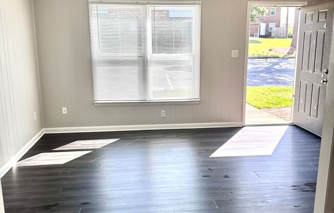 2 beds, 1.5 baths, 1,100 sqft, $1,099, Unit 722-A