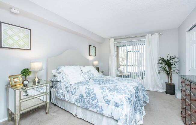 2 beds, 2 baths, 978 sqft, $1,375