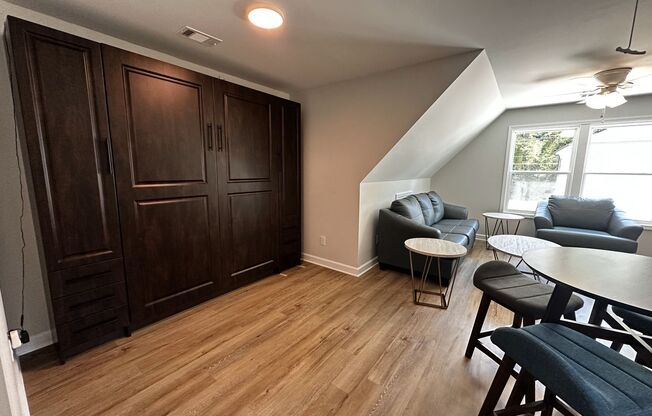 Studio, 1 bath, $1,350, Unit # B