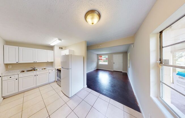 3 beds, 1 bath, $1,300