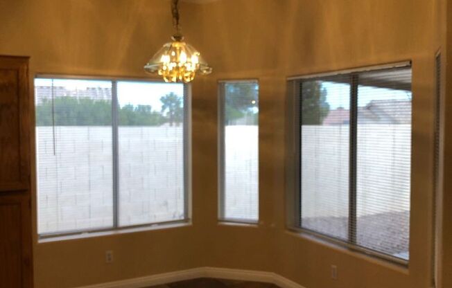 Single Story home in Northshore!