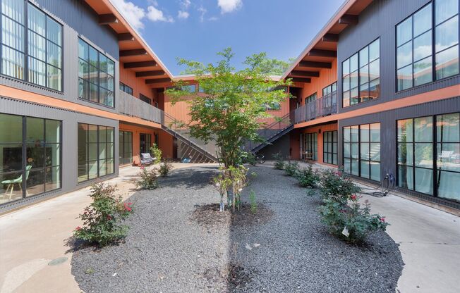 Fantastic 2/2 Condo in North Campus