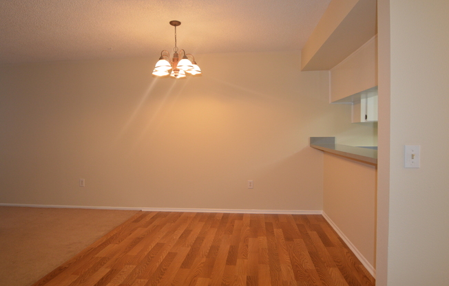 2 beds, 1 bath, $1,375