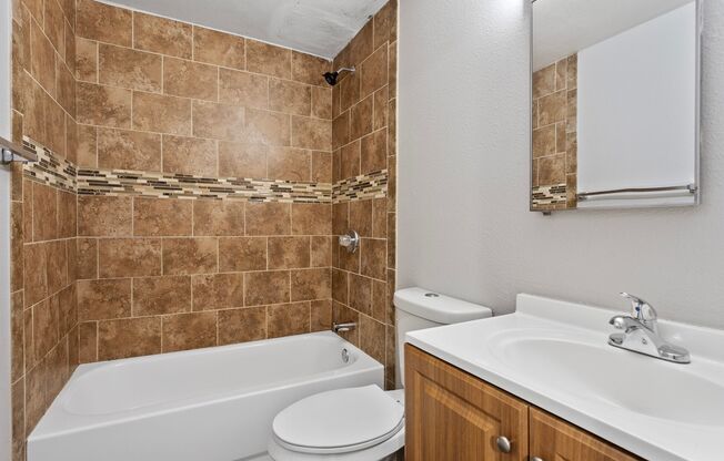 2 beds, 1 bath, 900 sqft, $1,495, Unit 112