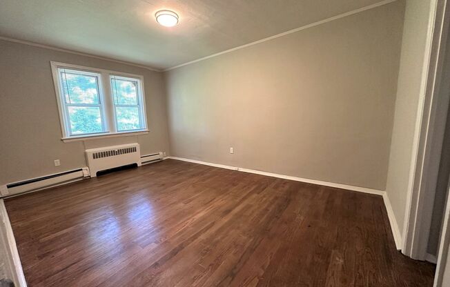 3 beds, 2 baths, 1,400 sqft, $1,750, Unit Unit 3-B