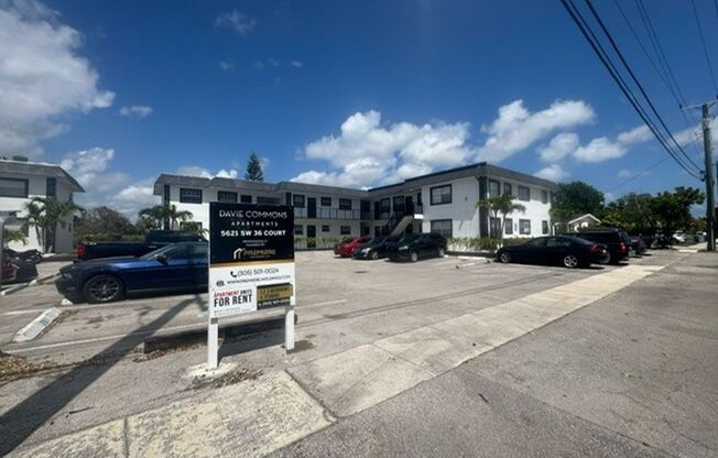 Davie Commons Apts LLC
