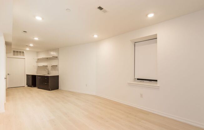 2 beds, 1 bath, 830 sqft, $1,595, Unit 1247 - A