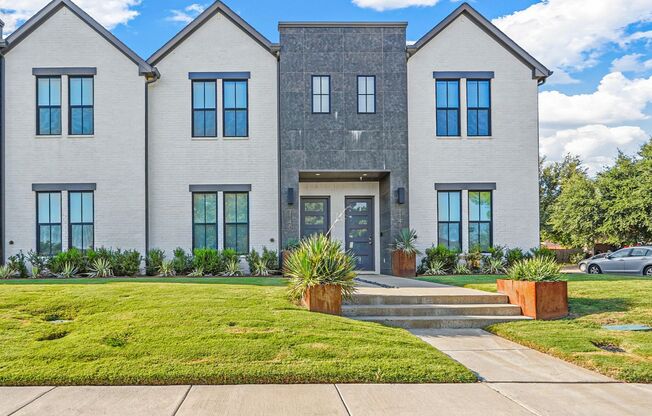 Modern Luxury Townhome in Lewisville