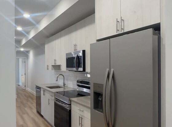 3215 N 13 ST