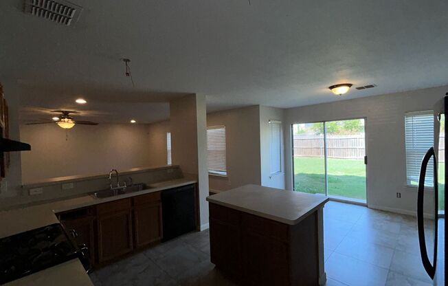 4 beds, 2.5 baths, $2,195