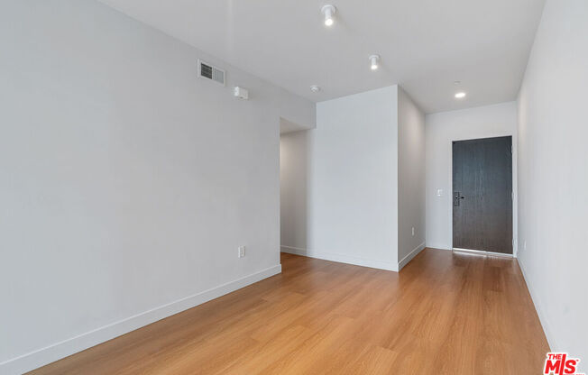 2 beds, 2 baths, 990 sqft, $4,795, Unit 509