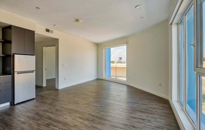 ELEVATED LOS ANGELES, CALIFORNIA APARTMENTS