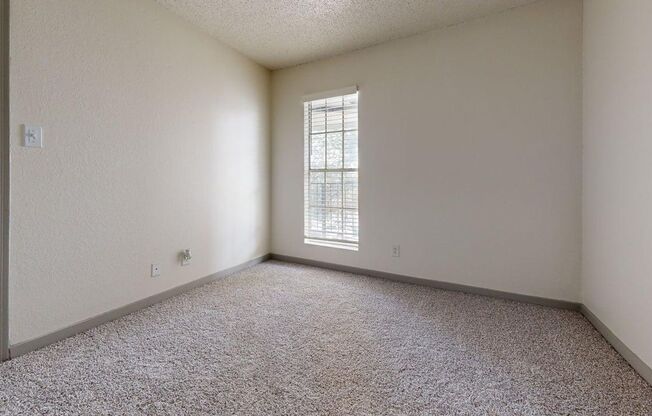 1 bed, 1 bath, 583 sqft, $929, Unit 422