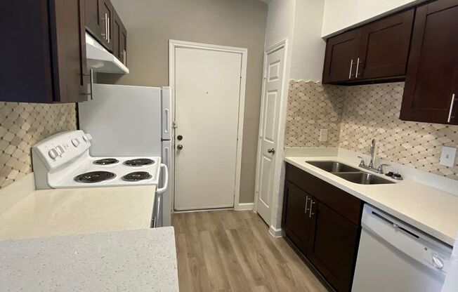 2 beds, 2 baths, 1,038 sqft, $1,215, Unit 3302
