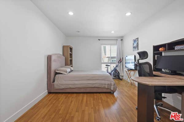 10331 LINDLEY AVE