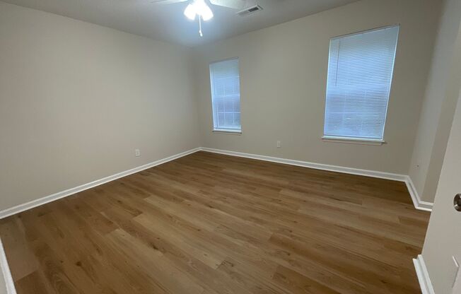 1 bed, 1 bath, 871 sqft, $1,400, Unit 2706-5 Pearl Remodel