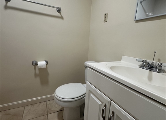 2 beds, 1 bath, 750 sqft, $2,995, Unit 36