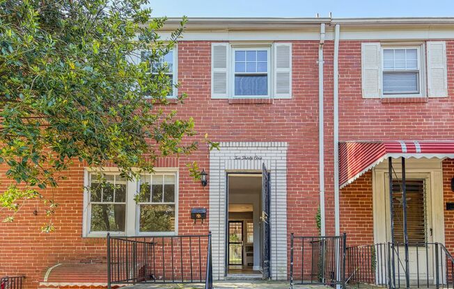 Charming Mid-Century Townhouse in Baltimore's Chinquapin Park-Belvedere Neighborhood