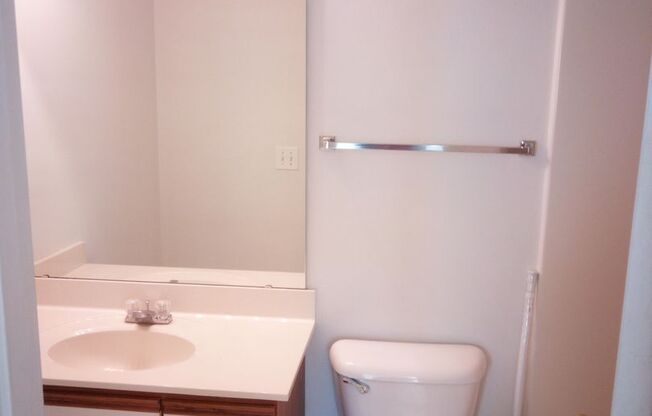 2 beds, 2 baths, $1,500, Unit Unit L