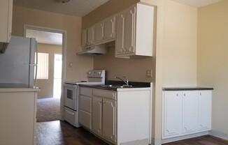 2 beds, 1 bath, 800 sqft, $1,395, Unit Bldg 10-208