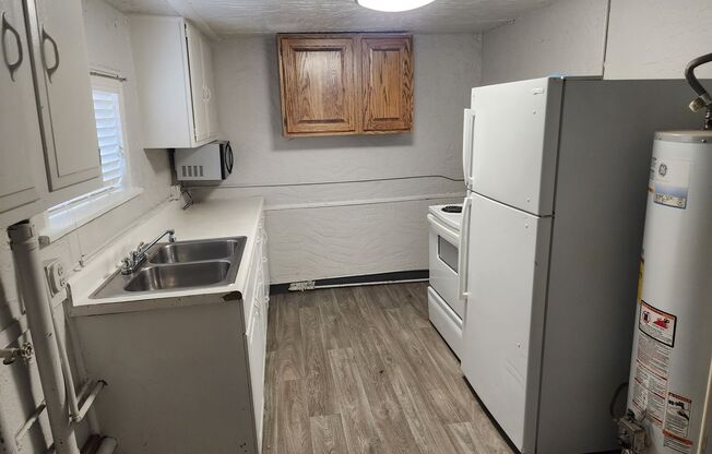 3 beds, 1 bath, $2,000