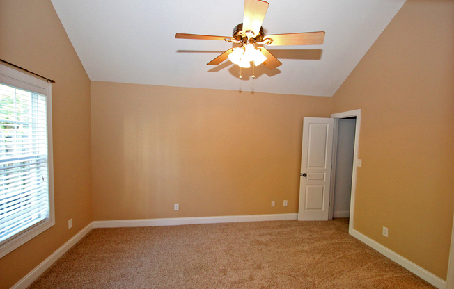 3 beds, 2 baths, $2,000