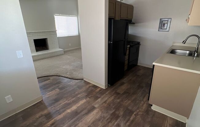 2 beds, 1 bath, $1,595, Unit 07