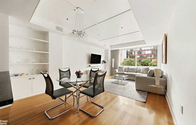 2628 BROADWAY