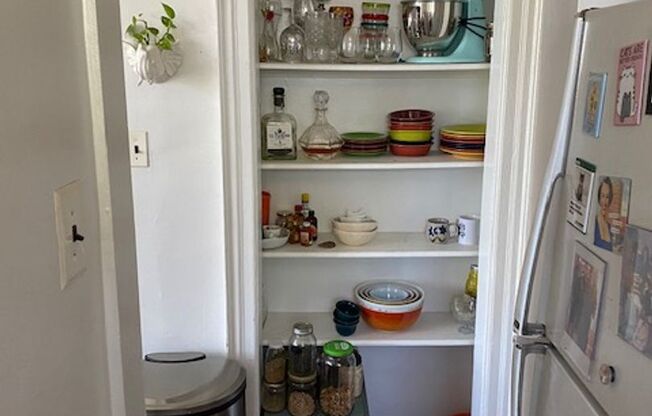 1 bed, 1 bath, $1,299, Unit B09