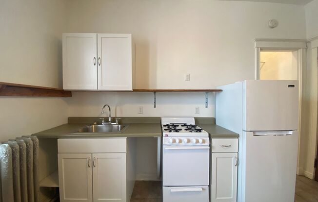 Studio, 1 bath, 180 sqft, $785, Unit 107