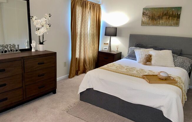 2 beds, 1 bath, 1,000 sqft, $2,215, Unit 1800WL-202