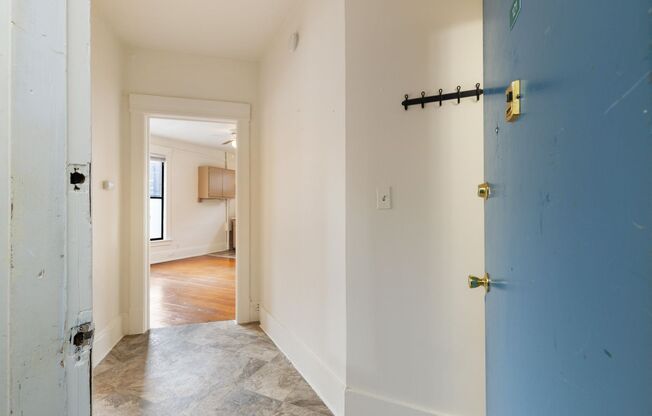 1 bed, 1 bath, 460 sqft, $1,200, Unit 321