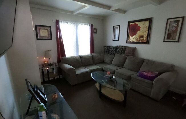 Modern & Affordable 2 Bedroom Home for Rent!