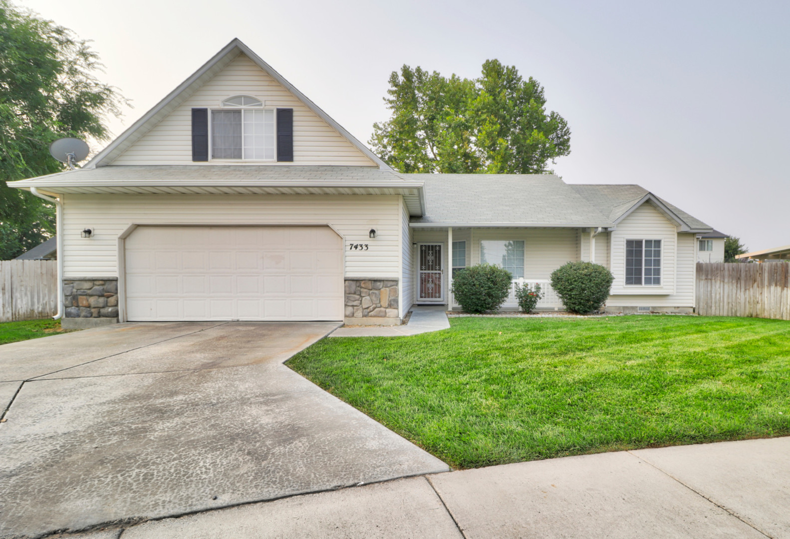 Adorable functional floor plan - off of Cherry Ln in Nampa