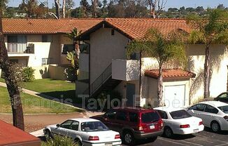 412 PLYMOUTH DR