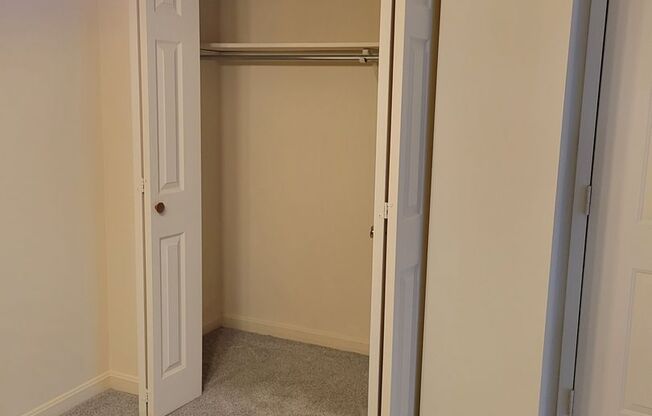 1 bed, 1 bath, 790 sqft, $915, Unit 5081