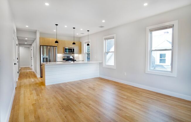 Newly Renovated - Central AC - Patio - Close to T