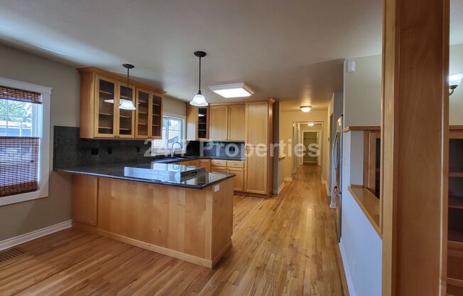 *OPEN HOUSE 6/29* Spacious 4 BD | 3 BA Home OR Office - Multnomah