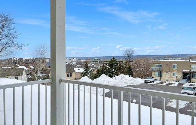 2 beds, 1 bath, 866 sqft, $1,295, Unit 3908306