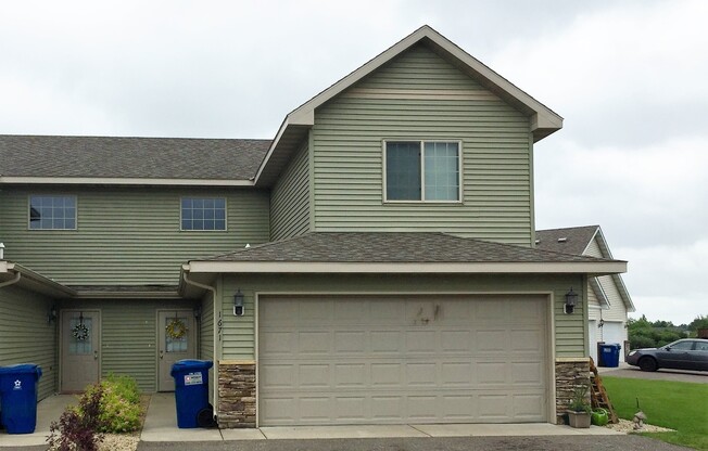 3 Bedroom Townhome on Peach Dr. in Sauk Rapids!