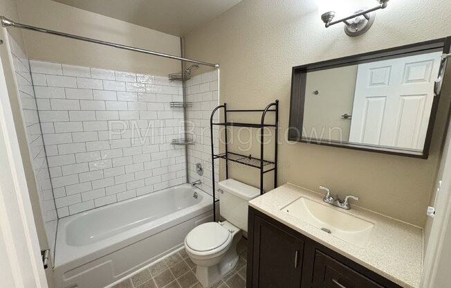 2 beds, 1 bath, 850 sqft, $1,395, Unit 1