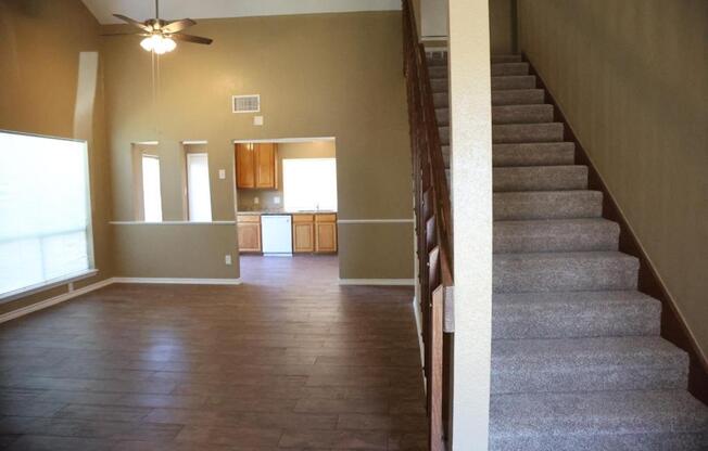 2307 EDGEDALE DR