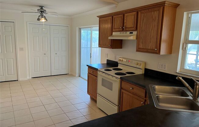 3 beds, 2 baths, $2,095