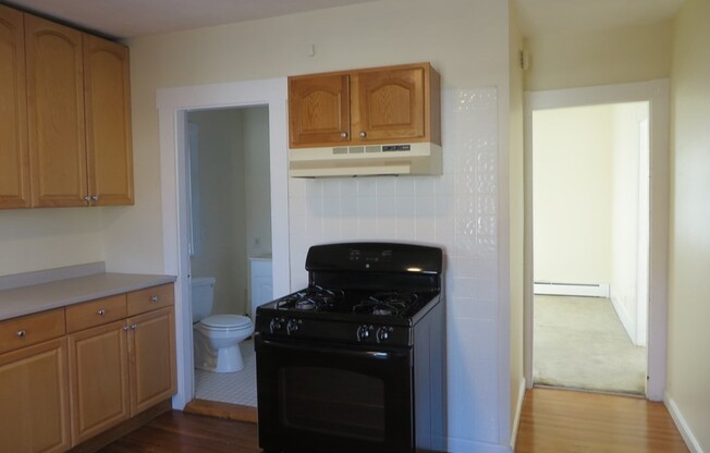 2 beds, 1 bath, 750 sqft, $1,900, Unit 3