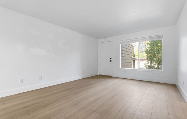 2 beds, 1 bath, 803 sqft, $1,592, Unit CMV 12223 - 305