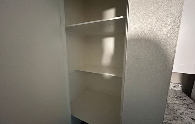 3 beds, 2 baths, 1,250 sqft, $1,995, Unit 10